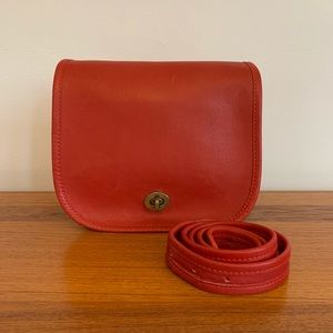 ⭐️SOLD⭐️ Vintage COACH (NYC) Small Shoulder Bag